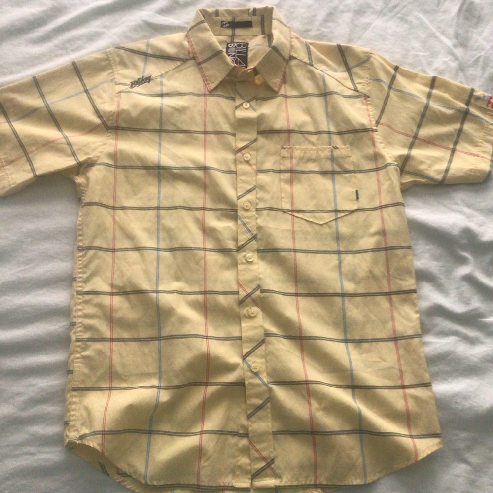 Billabong Plaid Short Sleeve Button-Down Shirt – Yellow – Size Small
